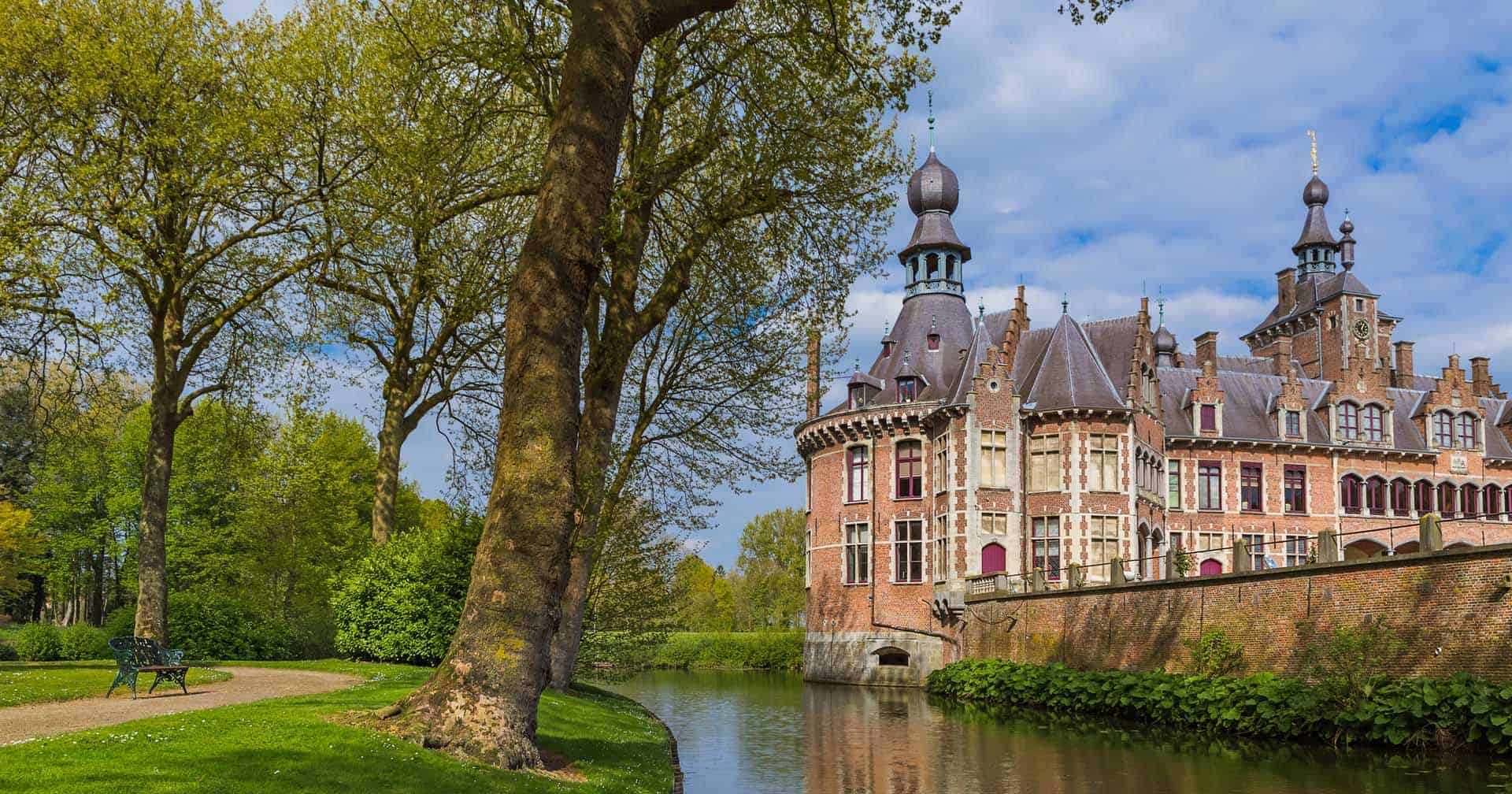 Best Hotels Near Belgium’s Famous Castles 2025